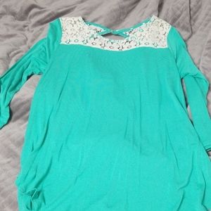 Teal top